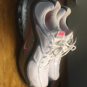 Women’s Nike Tennis Shoes size 10